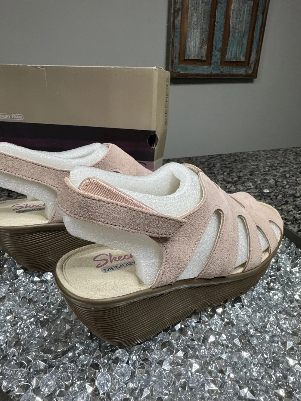 Skechers paralellsude Blush Pink Wedge Sandals with Brown Platform NEW 8